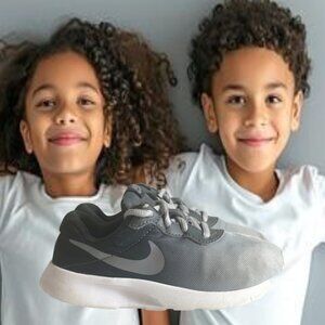 Nike Tanjun  Oil Gray/Cool Gray Kids Sneakers SZ 11C